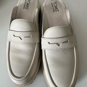 TOMS women’s Off-White Leather Slip-Ons mules leather cream